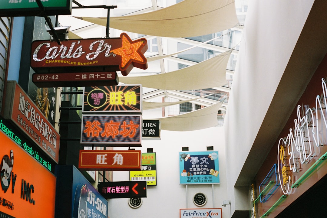 Otwarcie stoiska sezonowego w centrum handlowym – przewodnik